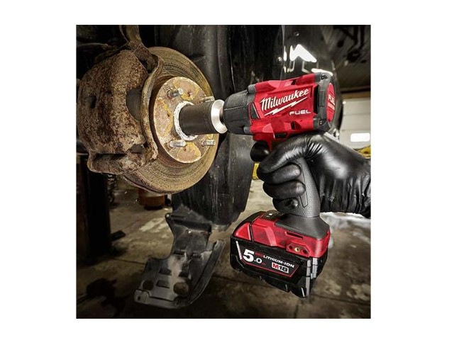 M18 FUEL™ 鋰電無碳刷1/2"中扭力衝擊扳手