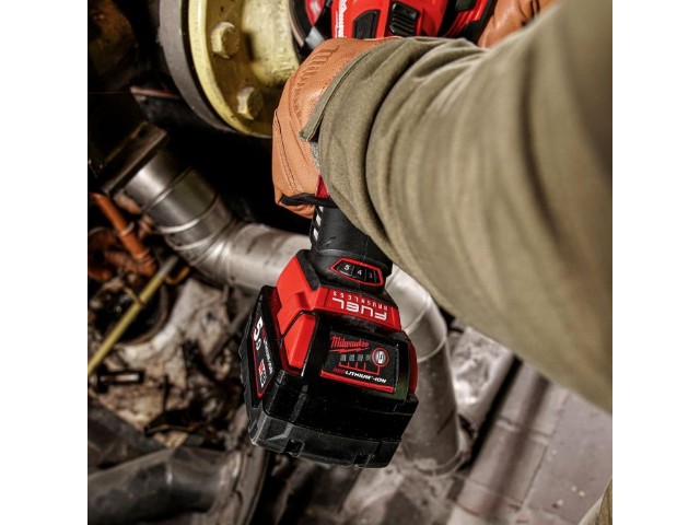 M18 FUEL™ 鋰電無碳刷4"調速速停砂輪機 (推鈕式)